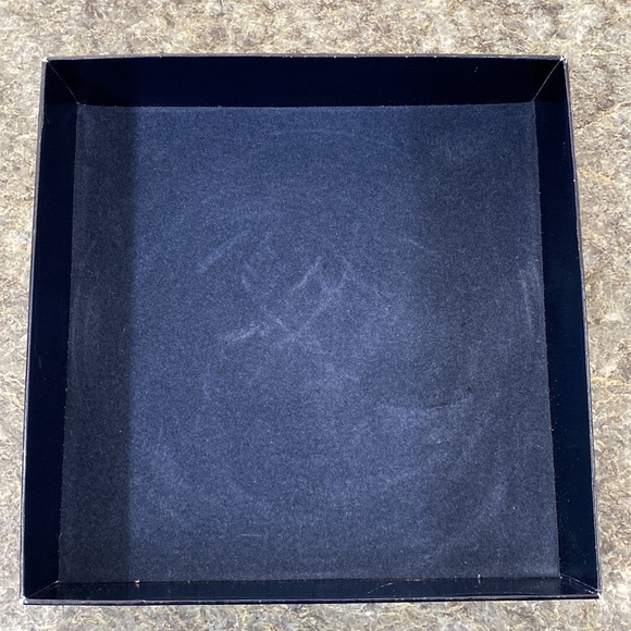 Tommy Hilfiger Easy Reversible Belt with Gift Box, Black / Brown 48” - Picture 11 of 16